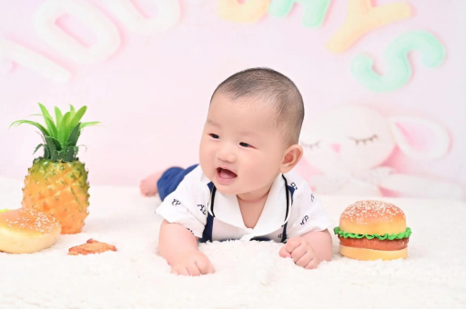广水宝宝在妈妈肚子里