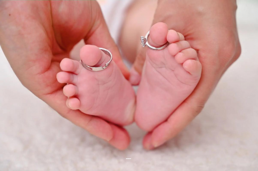 广水宝宝挤眼睛是怎么回事